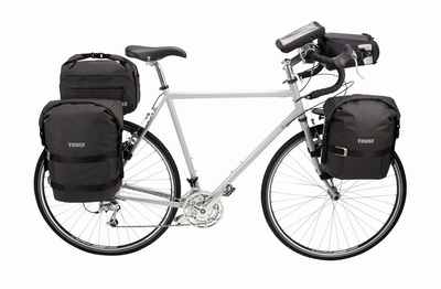 Mountainbike Gepäck Transport - soviel würde ich mir nicht mitnehmen, aber so siehst du, die unterschiedlichen Möglichkeiten an MTB Gepäckträger Modellen, Bild: Thule